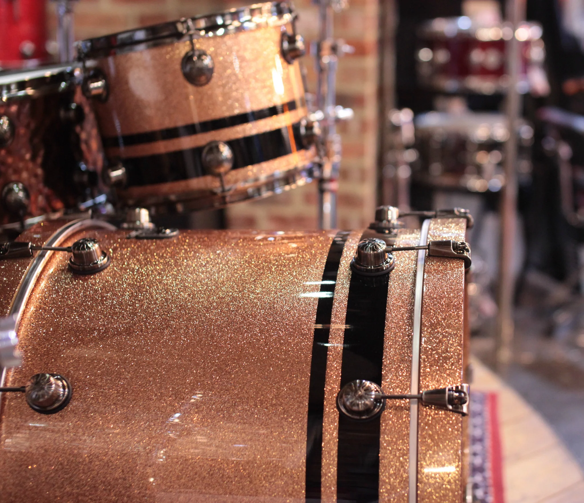 Natal 'The Originals' Split Lacquer TRC 4-Piece Shell Pack in Champagne Sparkle/Piano Black - Image 4