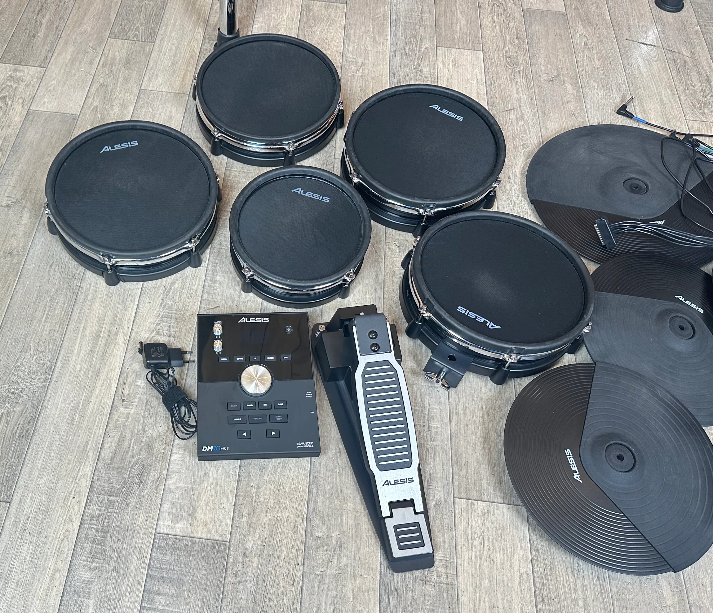 Pre Loved Alesis DM10 MKII Electronic Drum Kit - Spares & Repairs - Image 4