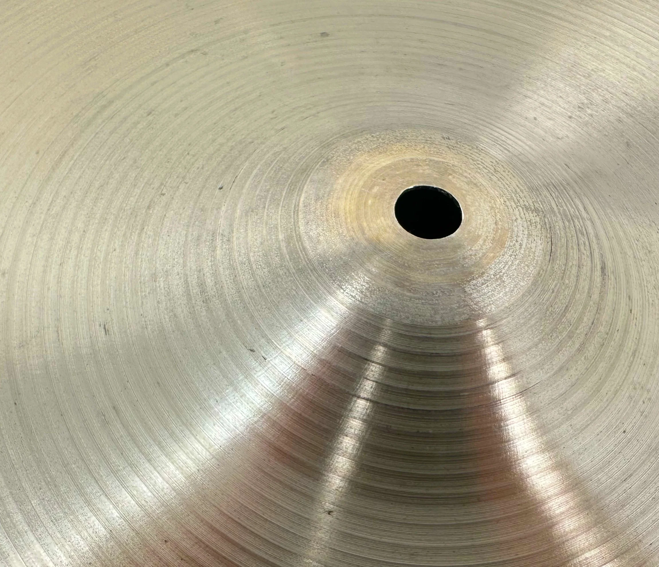 Pre Loved Zildjian Avedis 17" Thin Crash Cymbal - Image 6